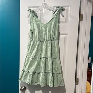 Elegant Light Green Sleeveless Dress